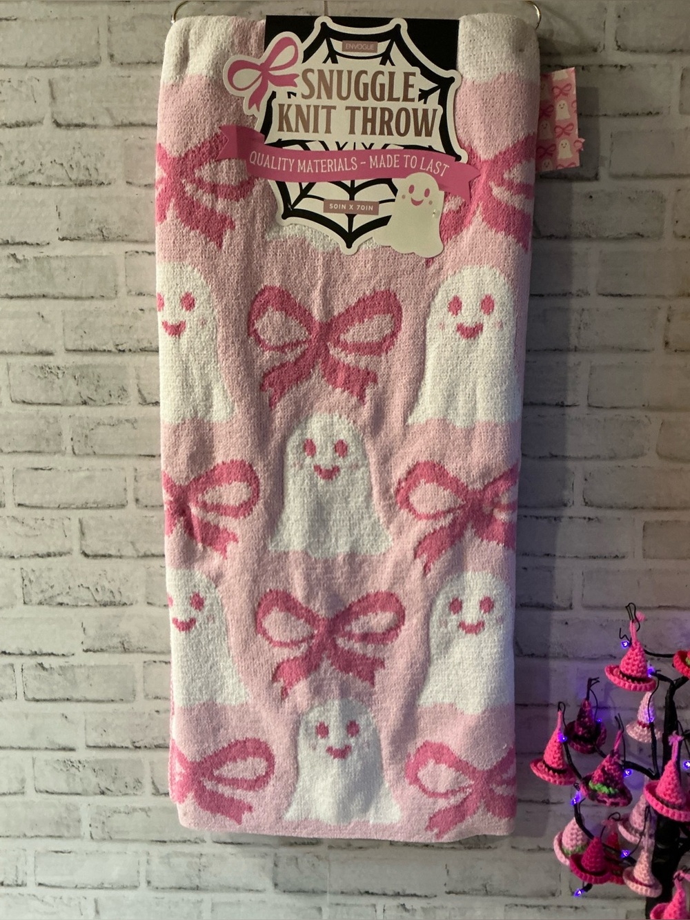 ENVOGUE Pink Knit Girlie Ghost Throw-50” x 70”